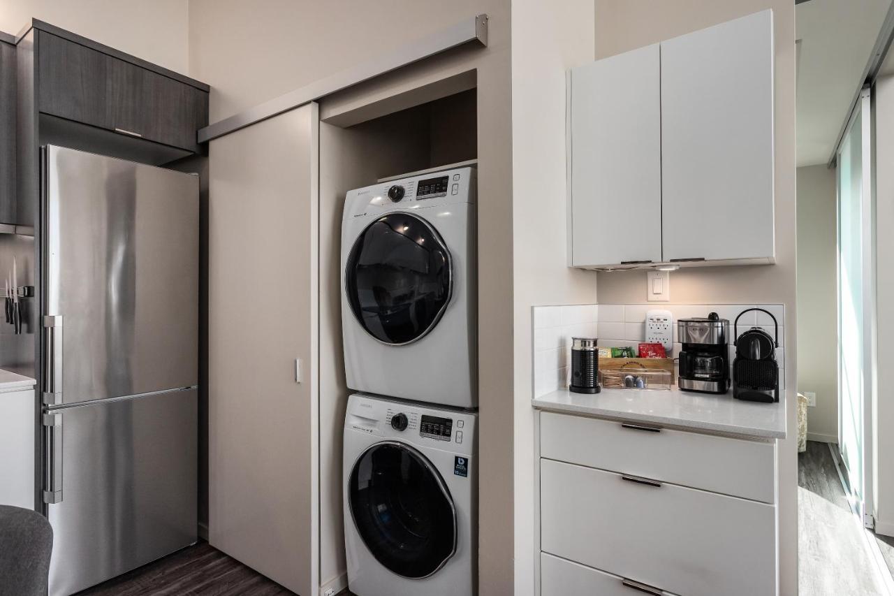 Corner Nest - Luxury Brand New Top Floor 2Bedroom Condo Kelowna Zewnętrze zdjęcie