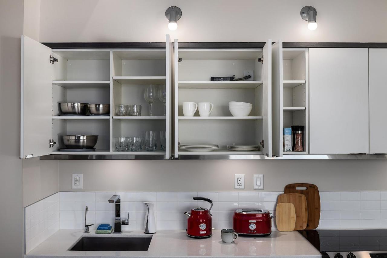 Corner Nest - Luxury Brand New Top Floor 2Bedroom Condo Kelowna Zewnętrze zdjęcie