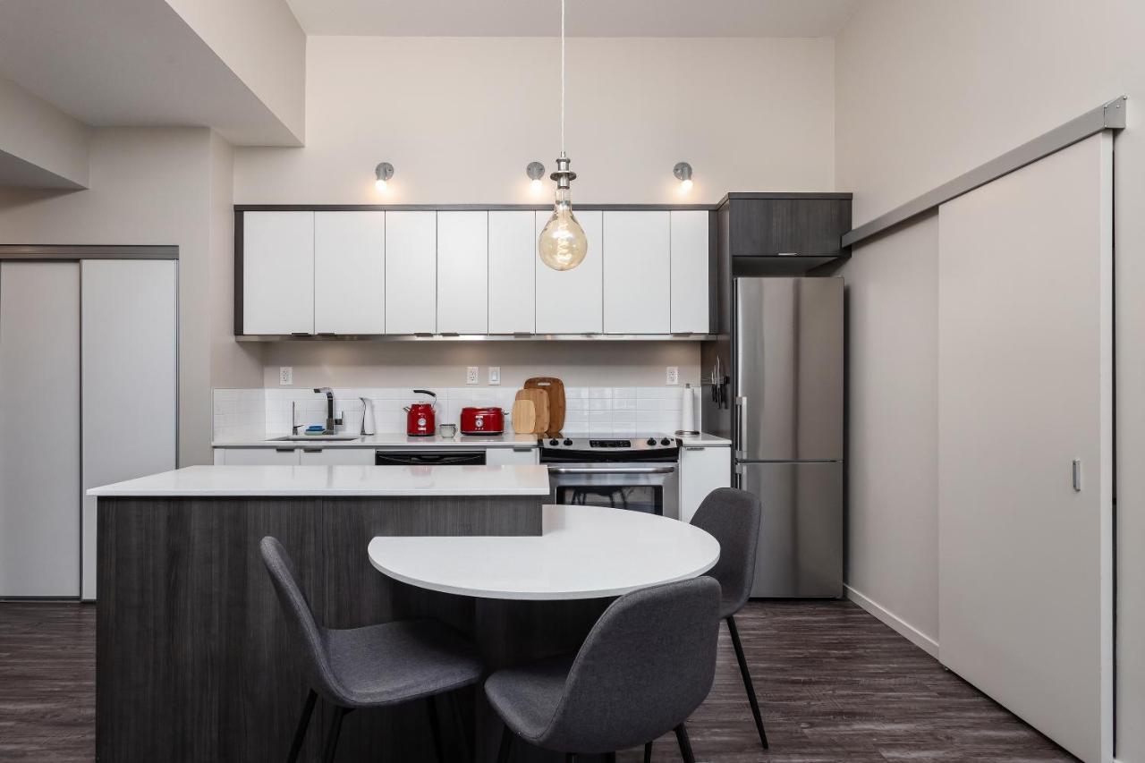 Corner Nest - Luxury Brand New Top Floor 2Bedroom Condo Kelowna Zewnętrze zdjęcie