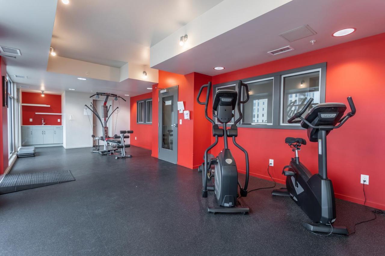 Corner Nest - Luxury Brand New Top Floor 2Bedroom Condo Kelowna Zewnętrze zdjęcie